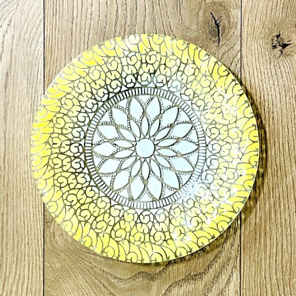 Signed Vintage Art Glass Plate Yellow White Clear Lacy Pattern 8.75 in - Picture 1 of 12